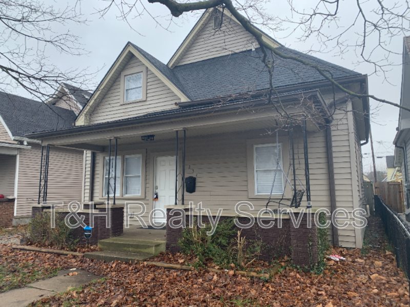 234 N Addison St - Photo 3 of 23