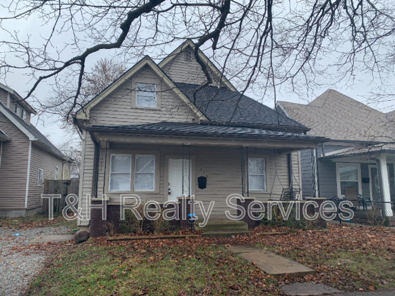 234 N Addison St - Photo 4 of 23