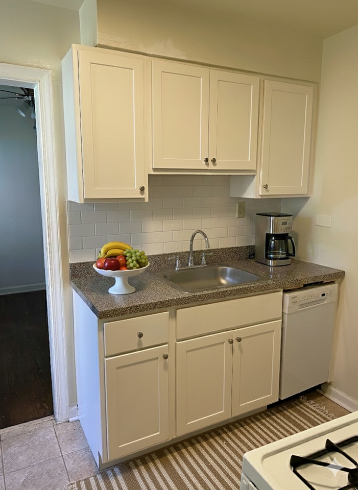 Jericho Manor Apartments - Photo 2 of 50