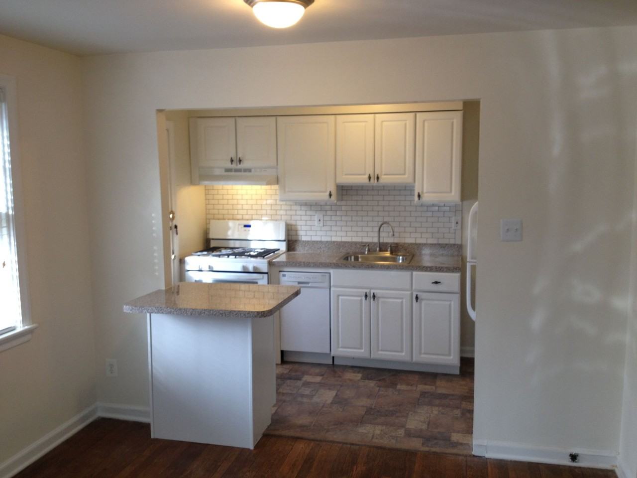 Jericho Manor Apartments - Photo 4 of 50