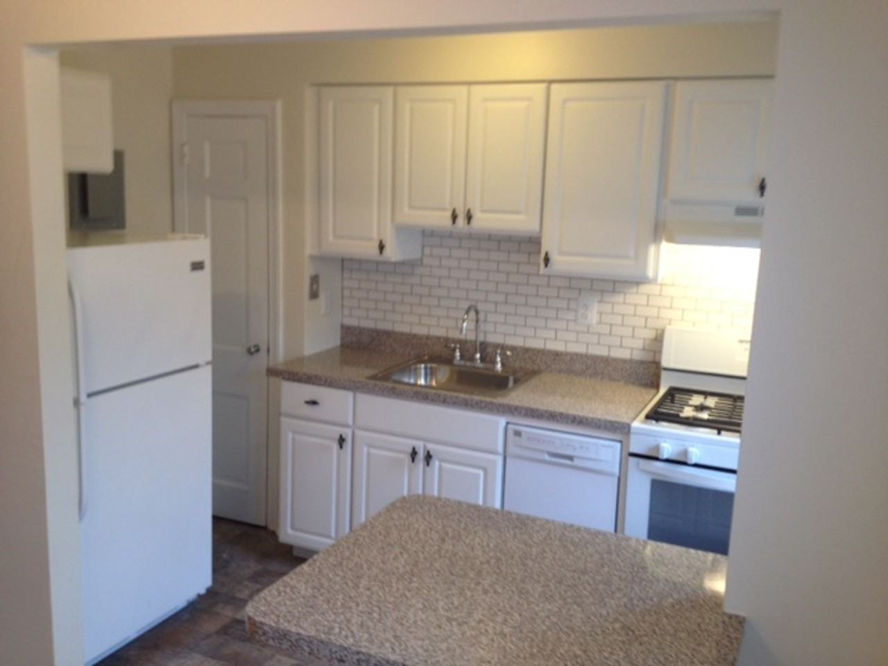 Jericho Manor Apartments - Photo 7 of 50