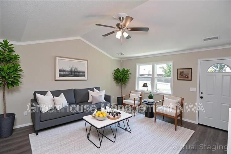 117 Veterans Pkwy #117VET - Photo 4 of 44