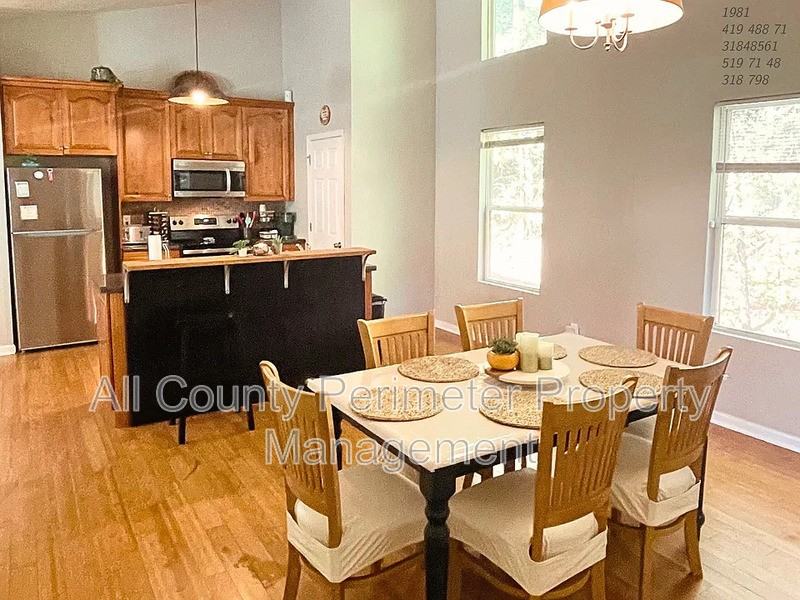 837 Forrest Cir Se - Photo 5 of 17