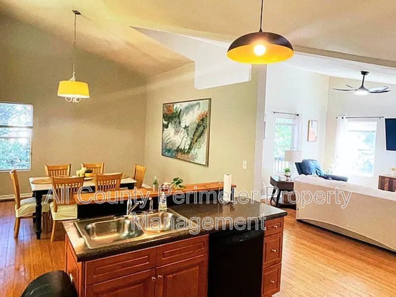 837 Forrest Cir Se - Photo 7 of 17