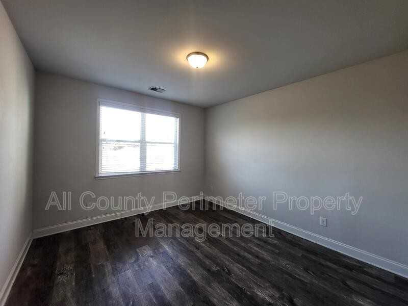 3328 Fall Branch Ln - Photo 7 of 26