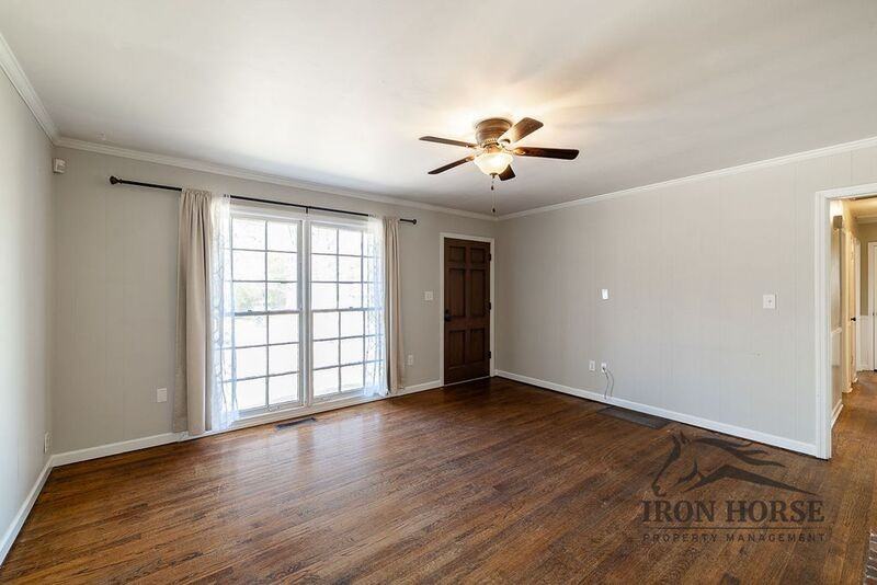 190 Brentwood Dr - Photo 4 of 28