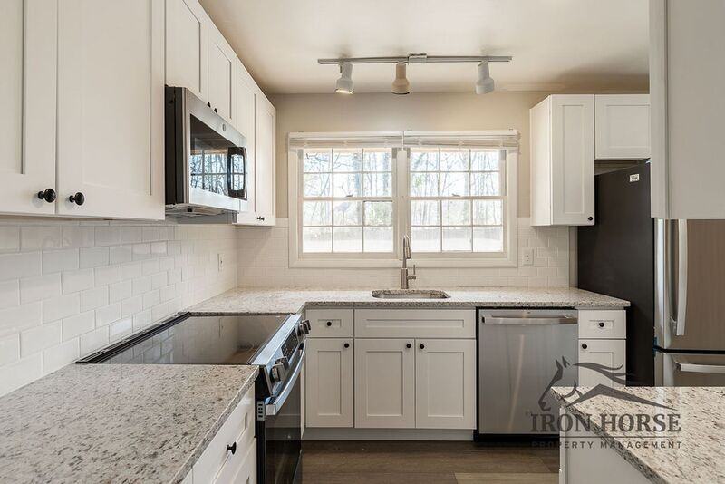 190 Brentwood Dr - Photo 5 of 28