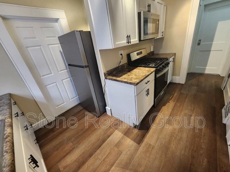 823 S 10th St - Photo 6 of 15