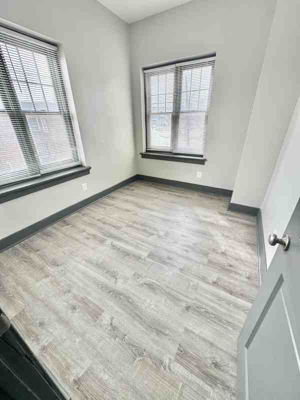 620 Price St - Photo 7 of 8