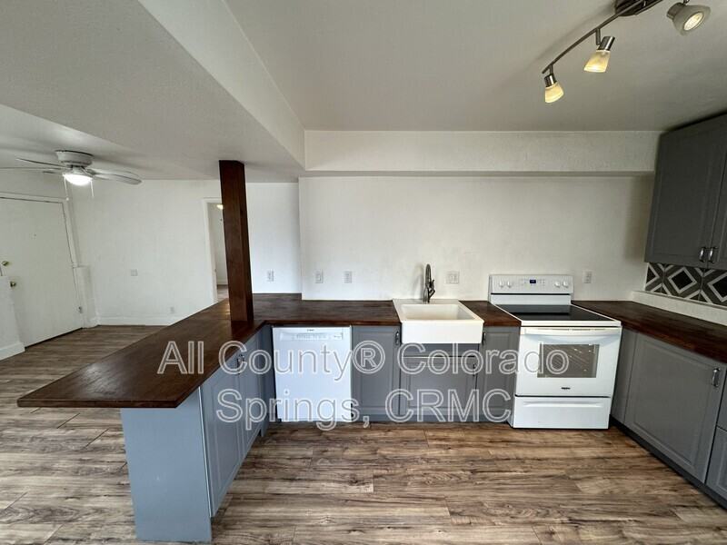 1340 Westend Ave - Photo 4 of 19