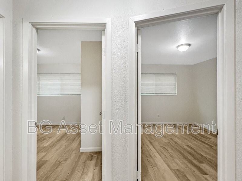 355 S 29th St - Photo 4 of 17