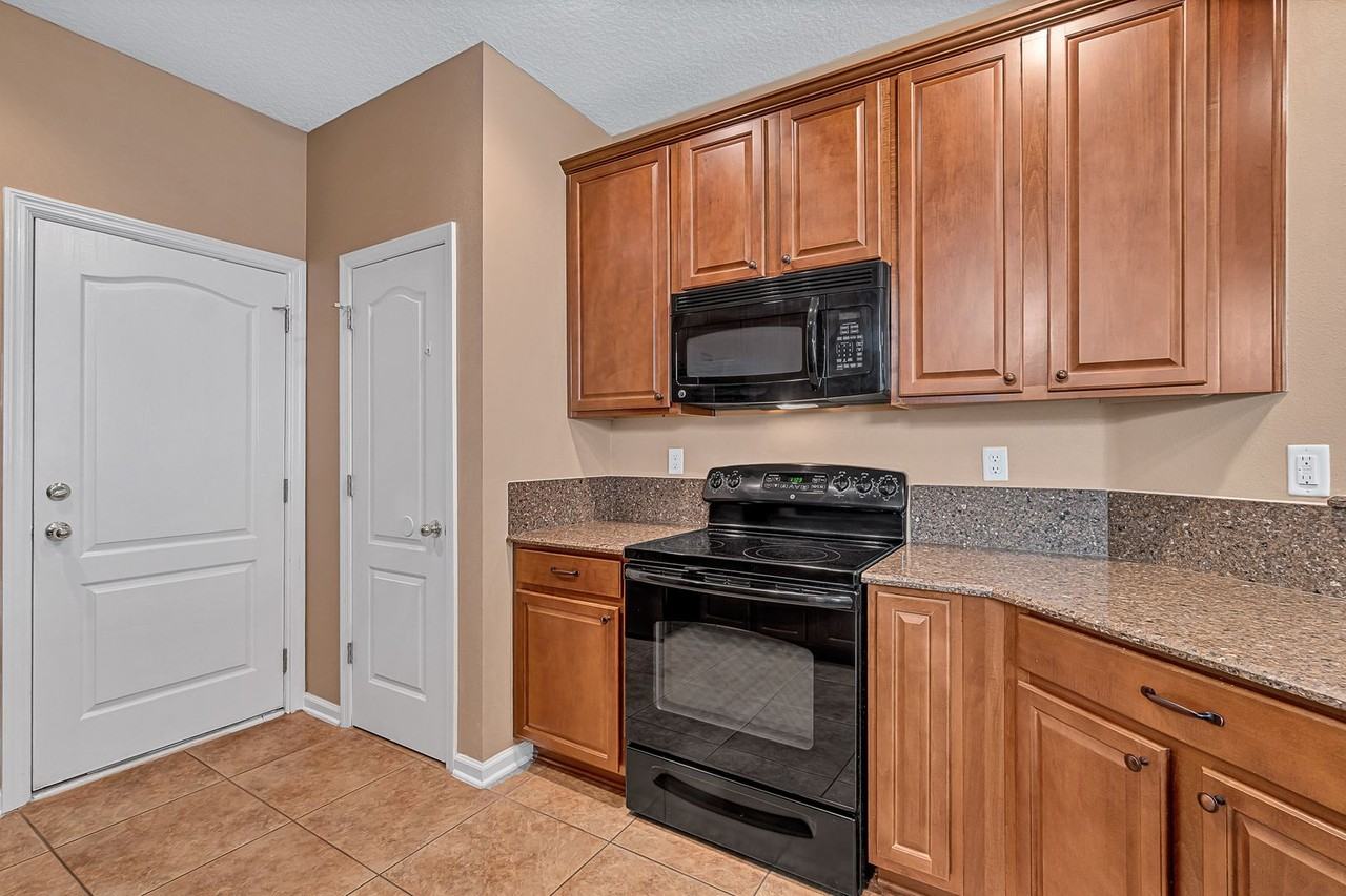 12340 Sand Pine Ct - Photo 4 of 30