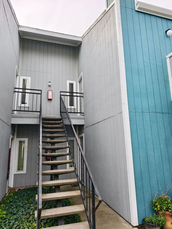 Sunrise Oaks Apartments - Photo 2 of 21