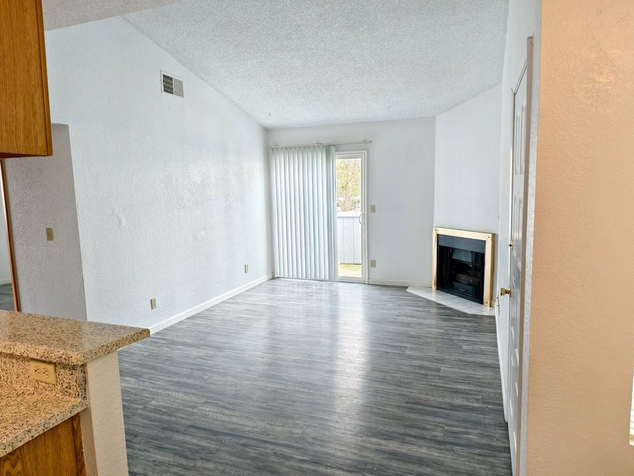 Sunrise Oaks Apartments - Photo 4 of 21