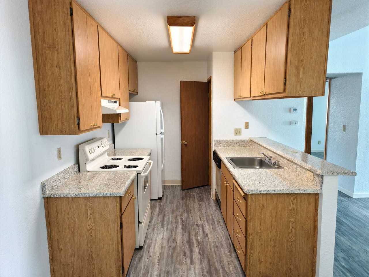 Sunrise Oaks Apartments - Photo 6 of 21