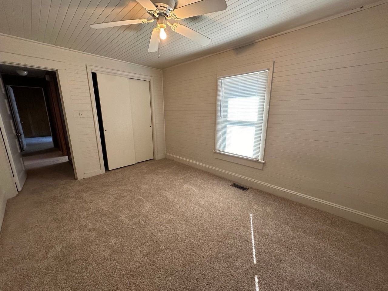 1302 Highland Ave - Photo 4 of 10