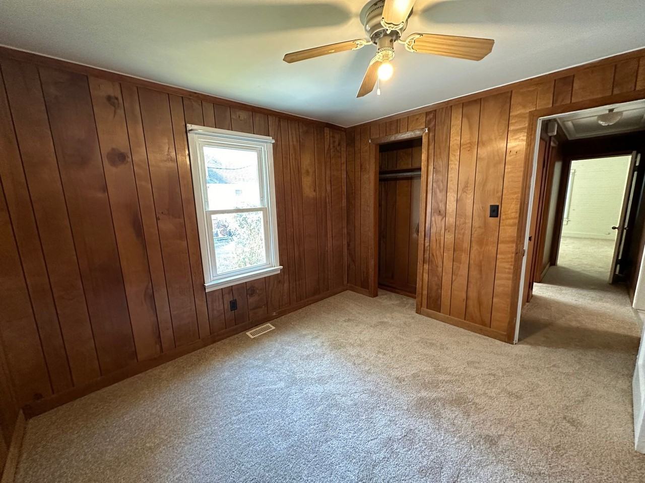1302 Highland Ave - Photo 6 of 10