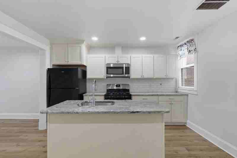 5414 Belair Rd - Photo 5 of 23