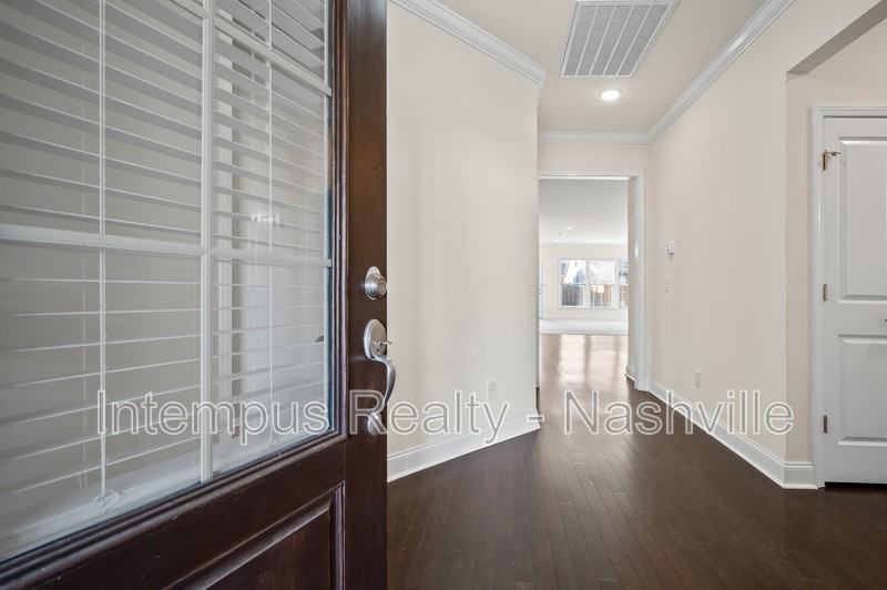 107 Wynfield Blvd - Photo 4 of 33