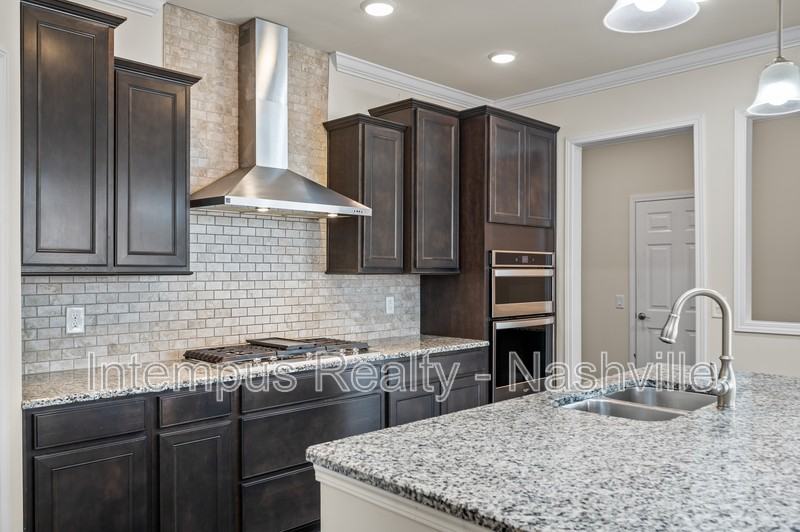 107 Wynfield Blvd - Photo 6 of 33