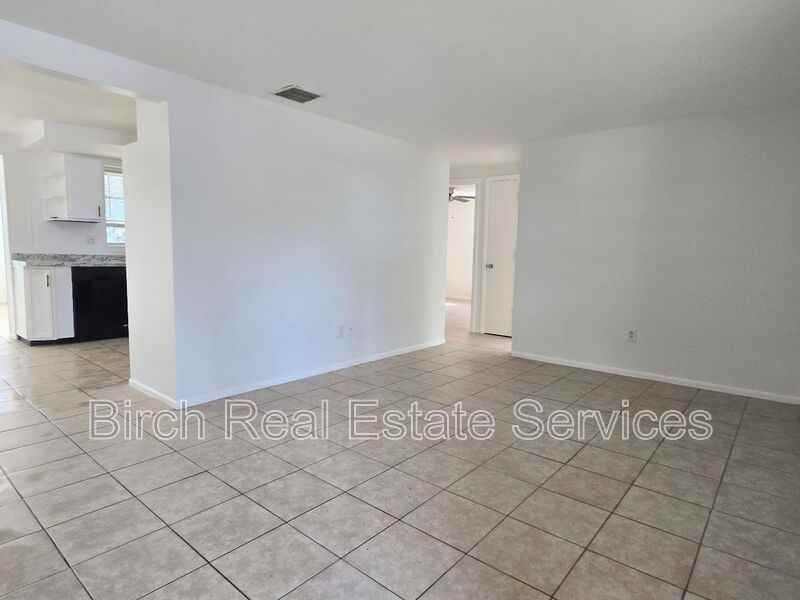 5052 Cougar Loop - Photo 3 of 21