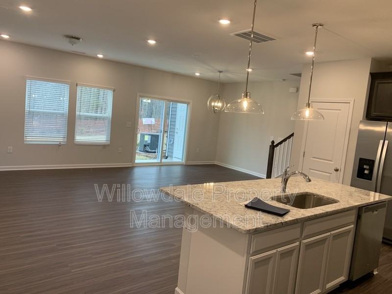 134 Ashlar Ct - Photo 3 of 12