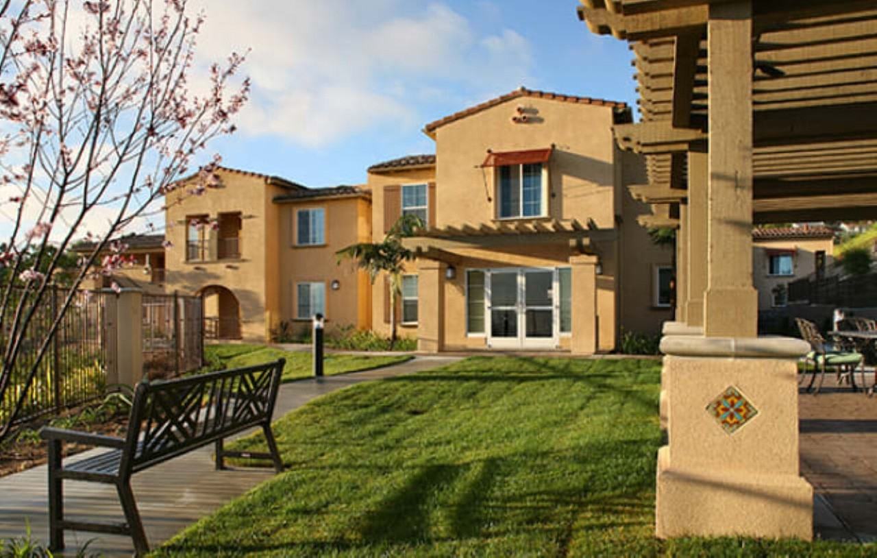 Mirandela Apts - Photo 2 of 18