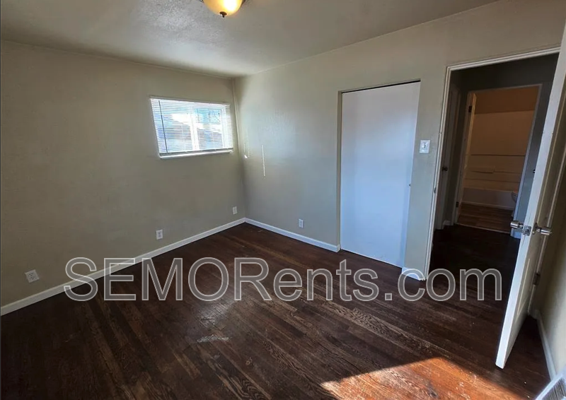 117 Glen Garry Rd - Photo 3 of 5