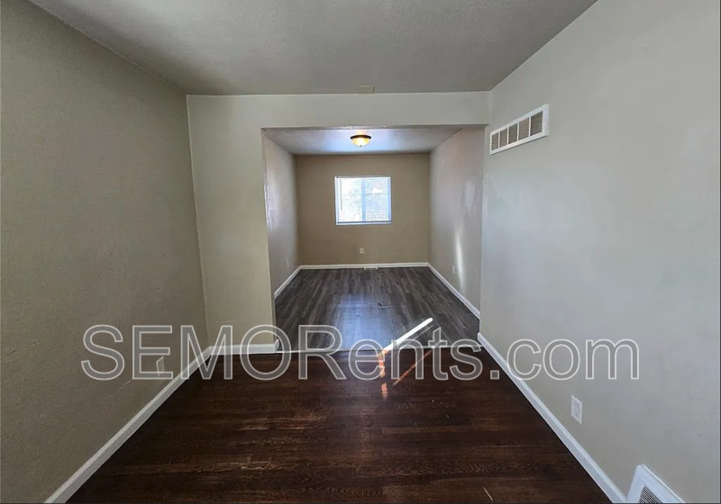 117 Glen Garry Rd - Photo 4 of 5