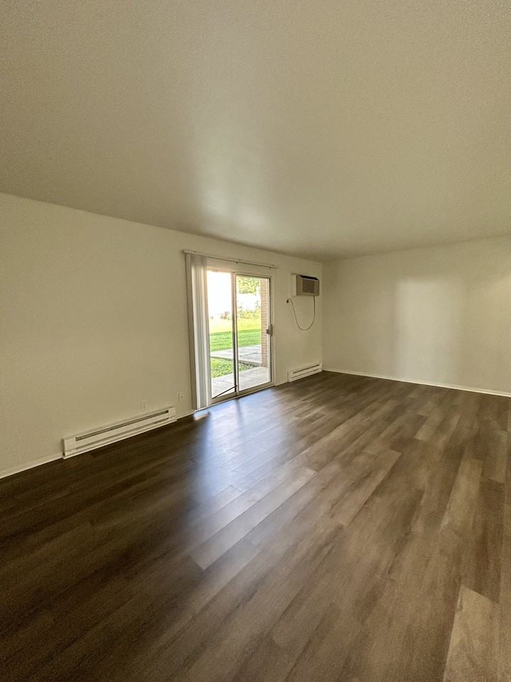 741 North Macomb Street - Photo 3 of 14