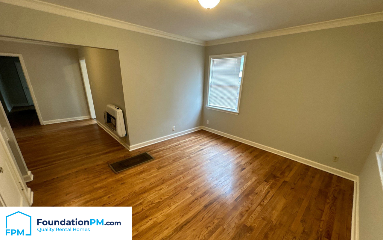 3324 Rosamond Avenue - Photo 4 of 9