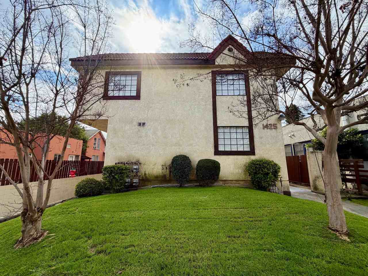 1425 BANK STREET (535) - Photo 2 of 11