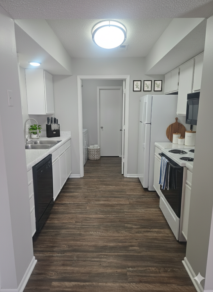 Country Walk Apartments - Photo 4 of 25