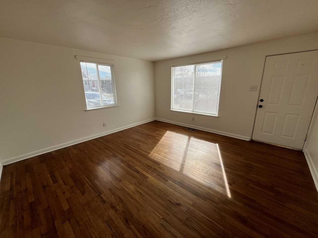 1675 VANCE ST - Photo 3 of 12