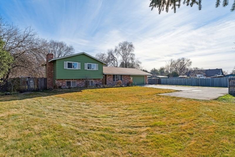 420 S Five Mile Rd - Photo 2 of 40