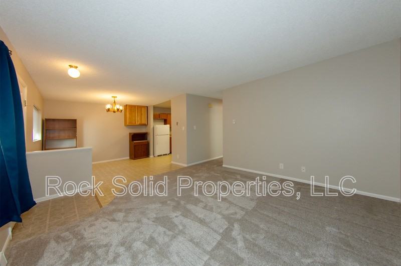 714 Dell Range Blvd - Photo 4 of 27