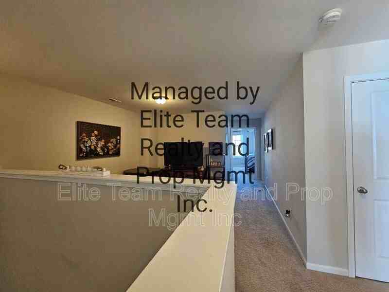 990 Pennington Dr - Photo 7 of 18