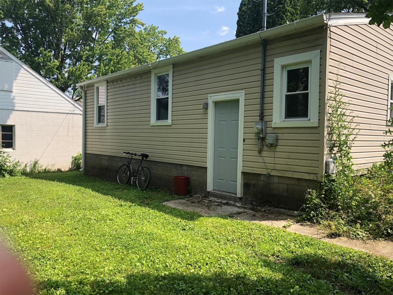 1012 S Lansing - Photo 2 of 14