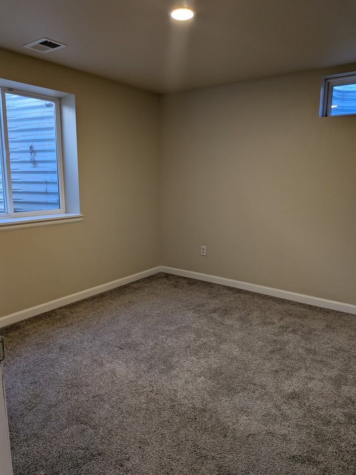 559 Jessup Street - Photo 5 of 14