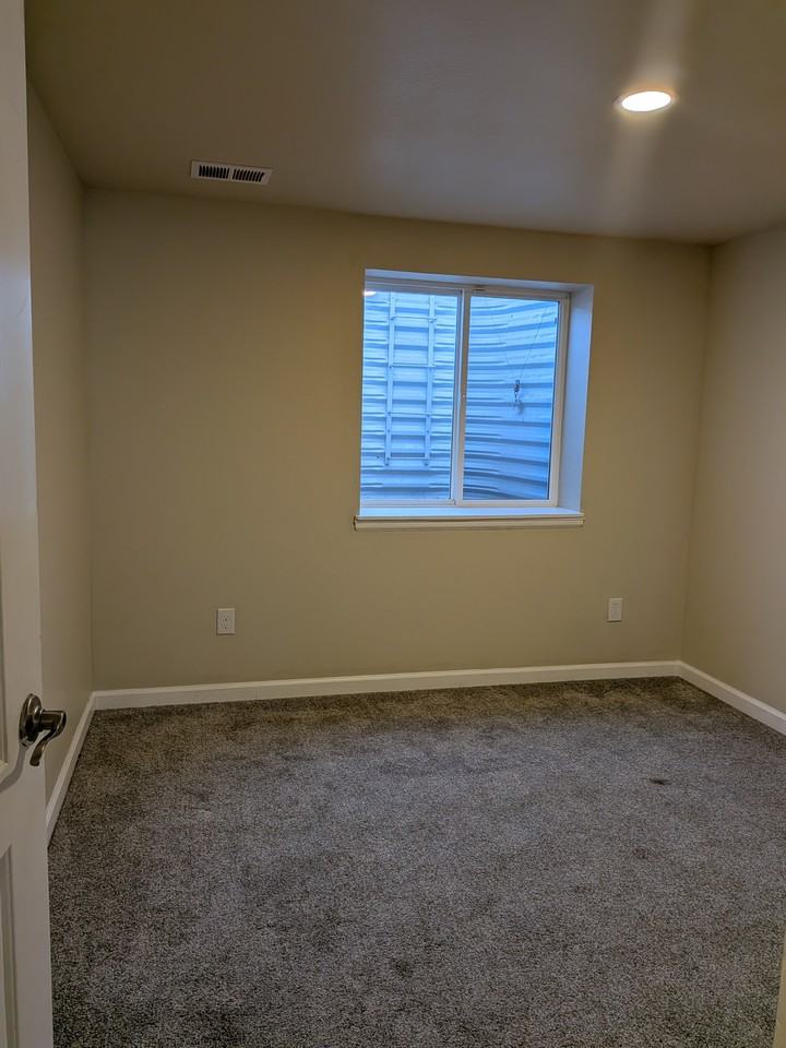 559 Jessup Street - Photo 6 of 14