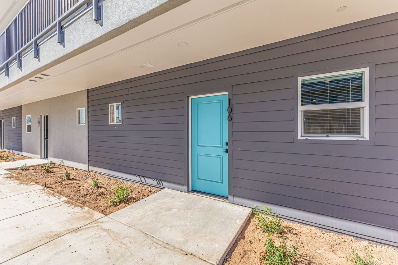 1435 E Taylor Street - Photo 7 of 39