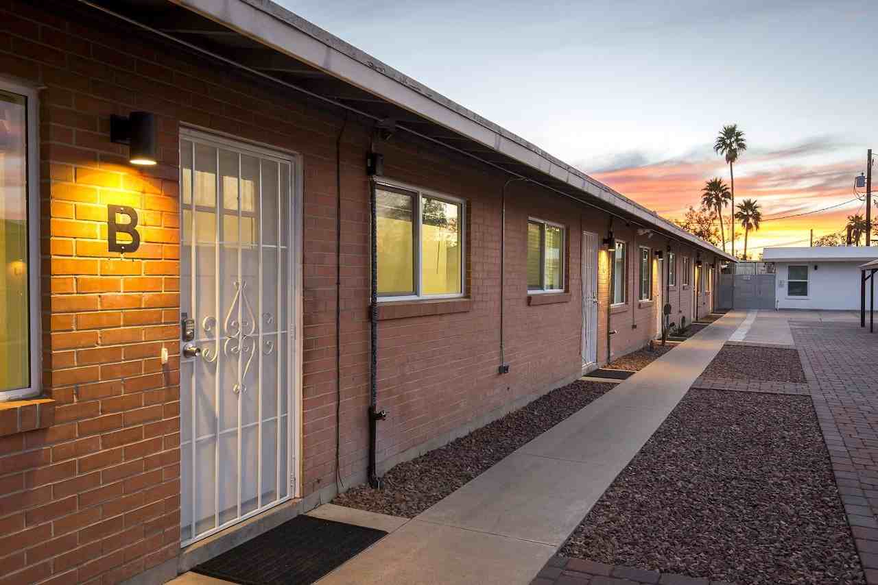 North Venice Flats - Photo 4 of 50