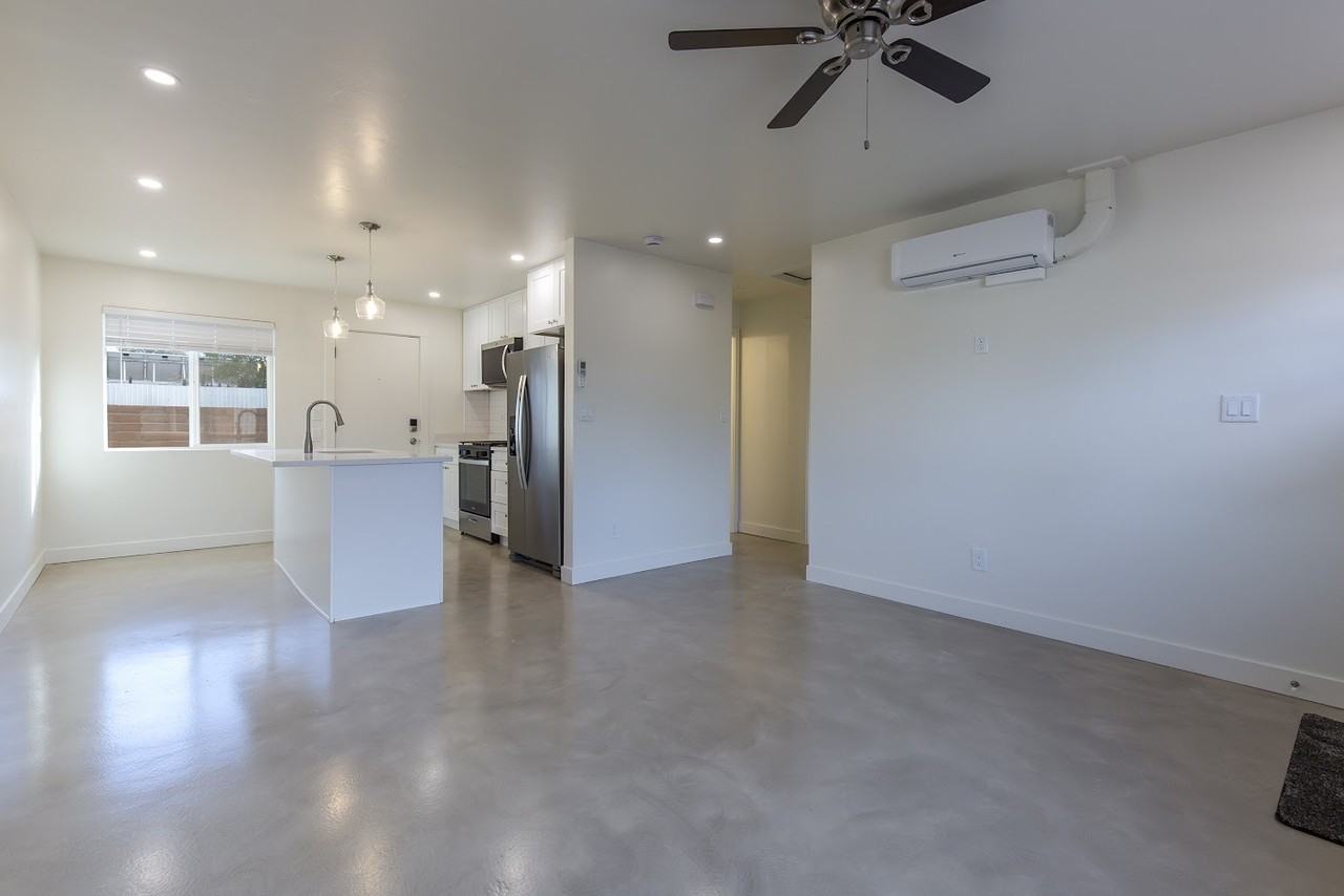 North Venice Flats - Photo 6 of 50