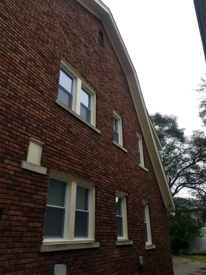 17147 Monica Street - Photo 4 of 50