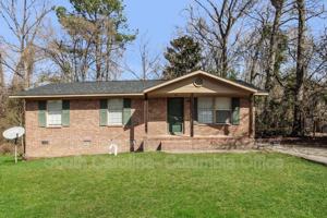 featured image of 2420 Rosalyn Dr