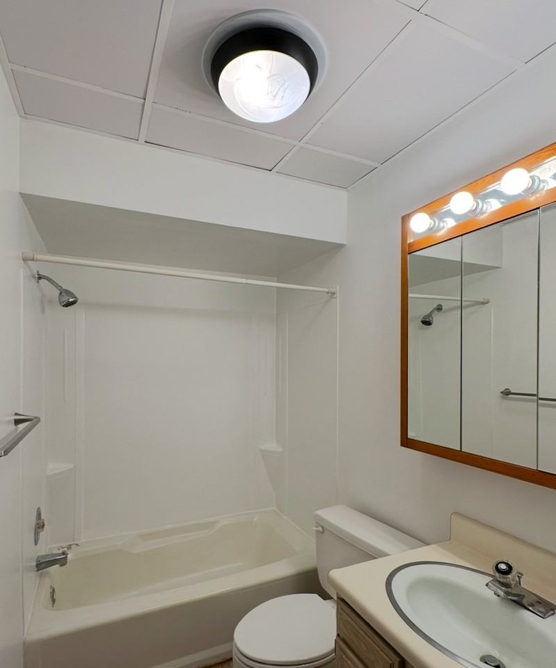 525 East Pine Street - Photo 7 of 11