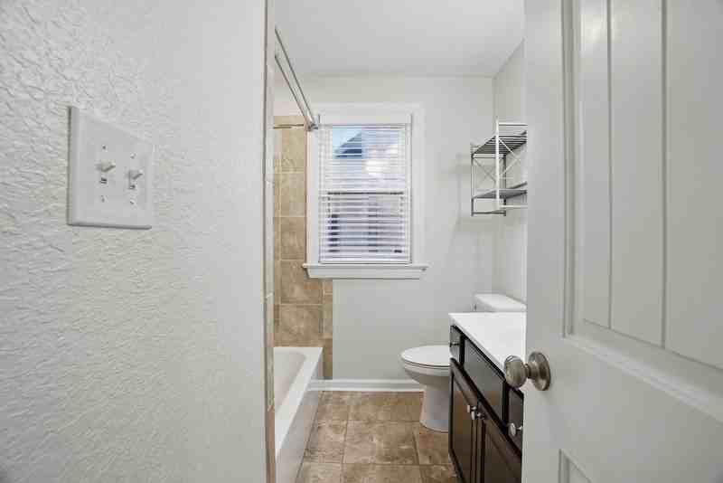 144 W Randall Ave - Photo 7 of 28