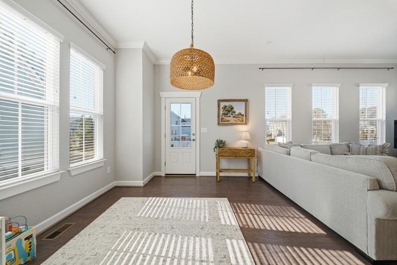 1824 Hazelwood Rd - Photo 7 of 41