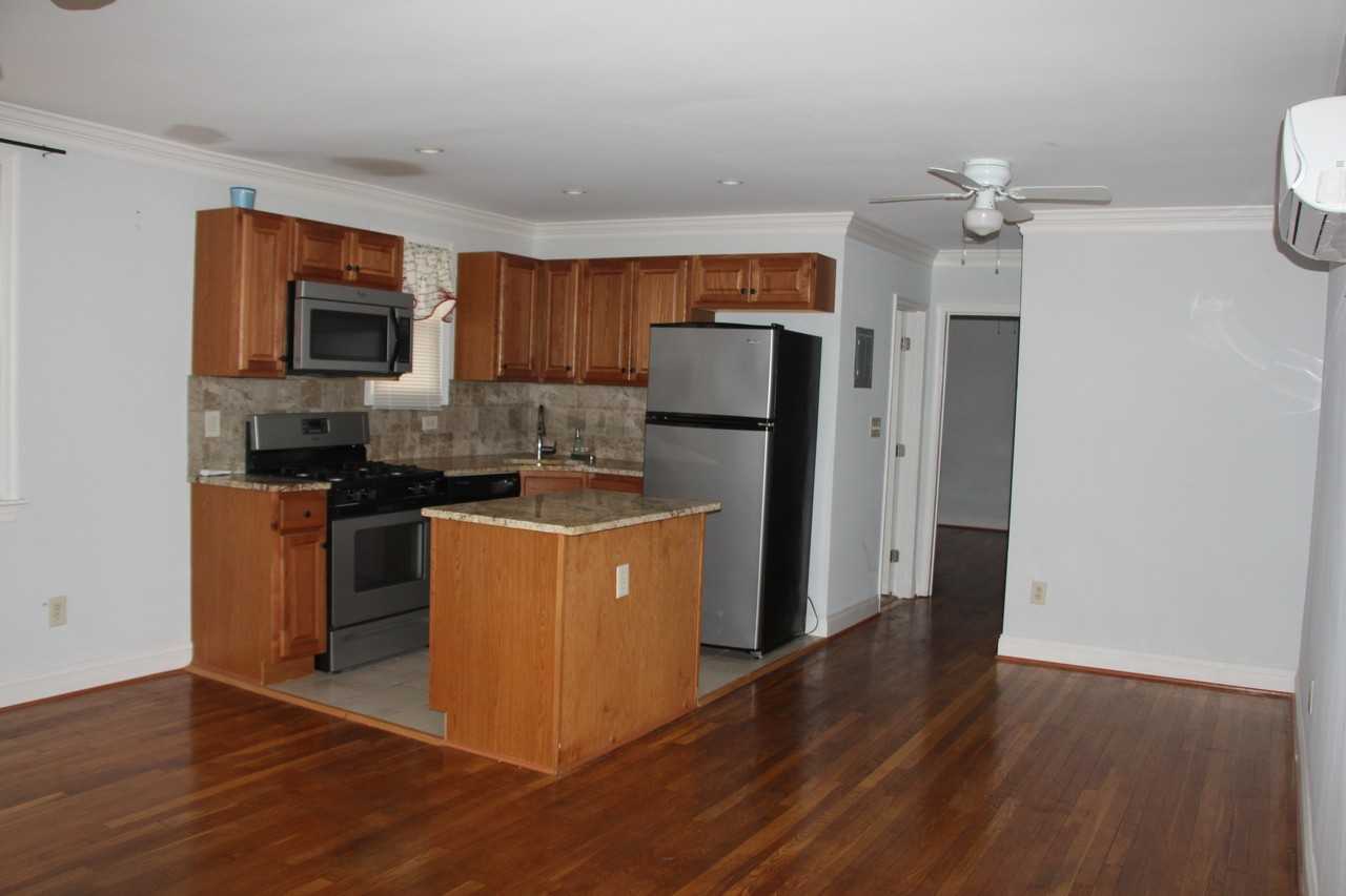 727 Oakland - Photo 3 of 11