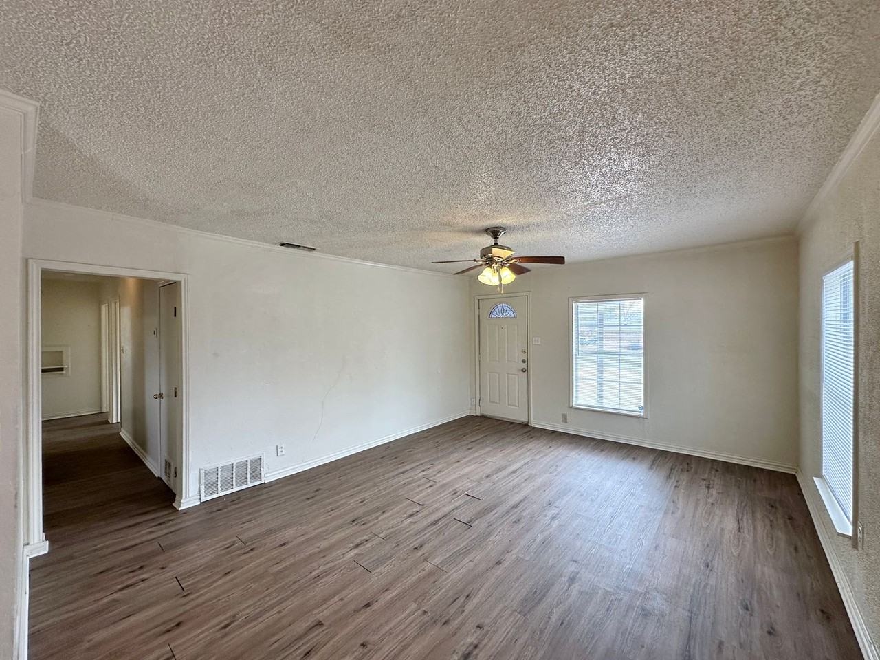 5401 Westcliff Rd - Photo 5 of 25